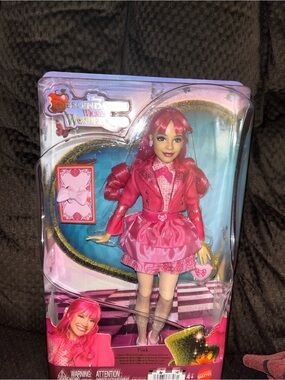Mattel Pink Descendants Wicked Wonderland Fashion Doll New